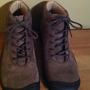 Keen women's hiking boots 10.5